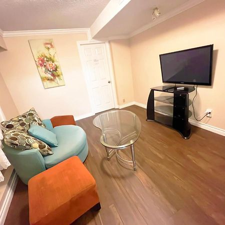 Private Suite With Private Entrance King Bed Richmond Exterior photo