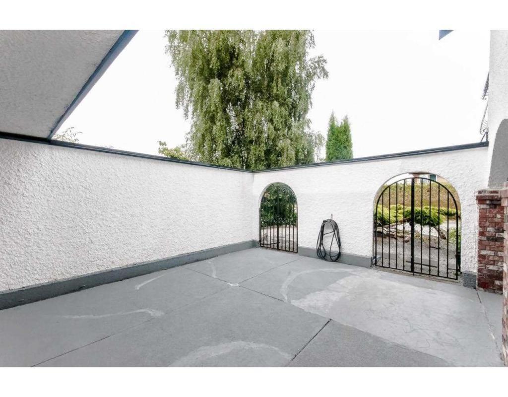 Private Suite With Private Entrance King Bed Richmond Exterior photo