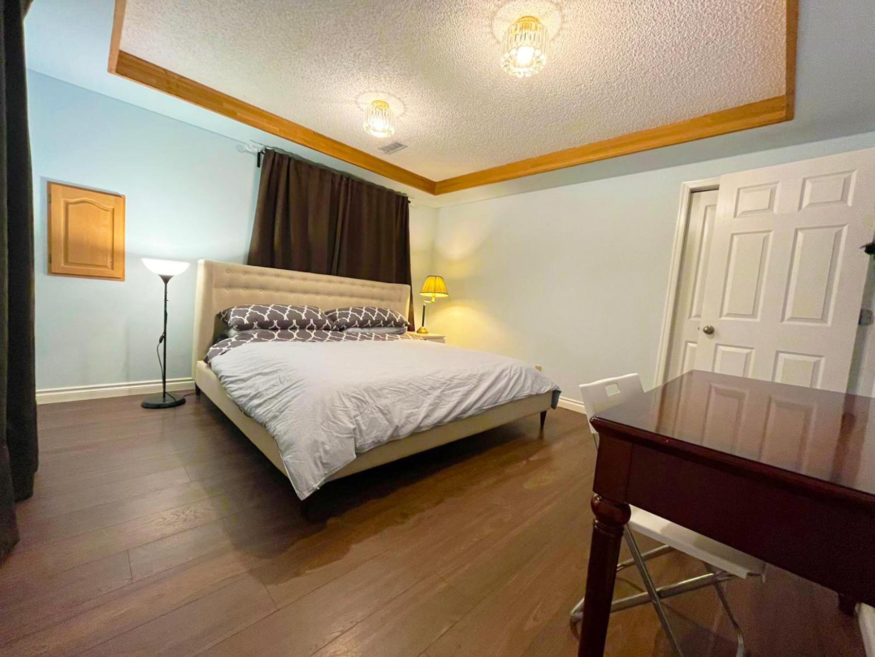 Private Suite With Private Entrance King Bed Richmond Exterior photo